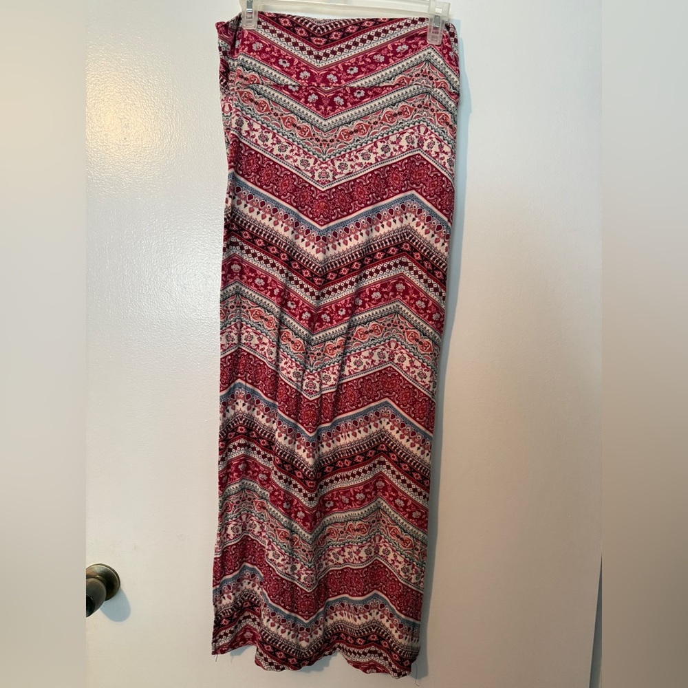 Rue21 Vibrant Red and Gray Chevron Pencil Skirt